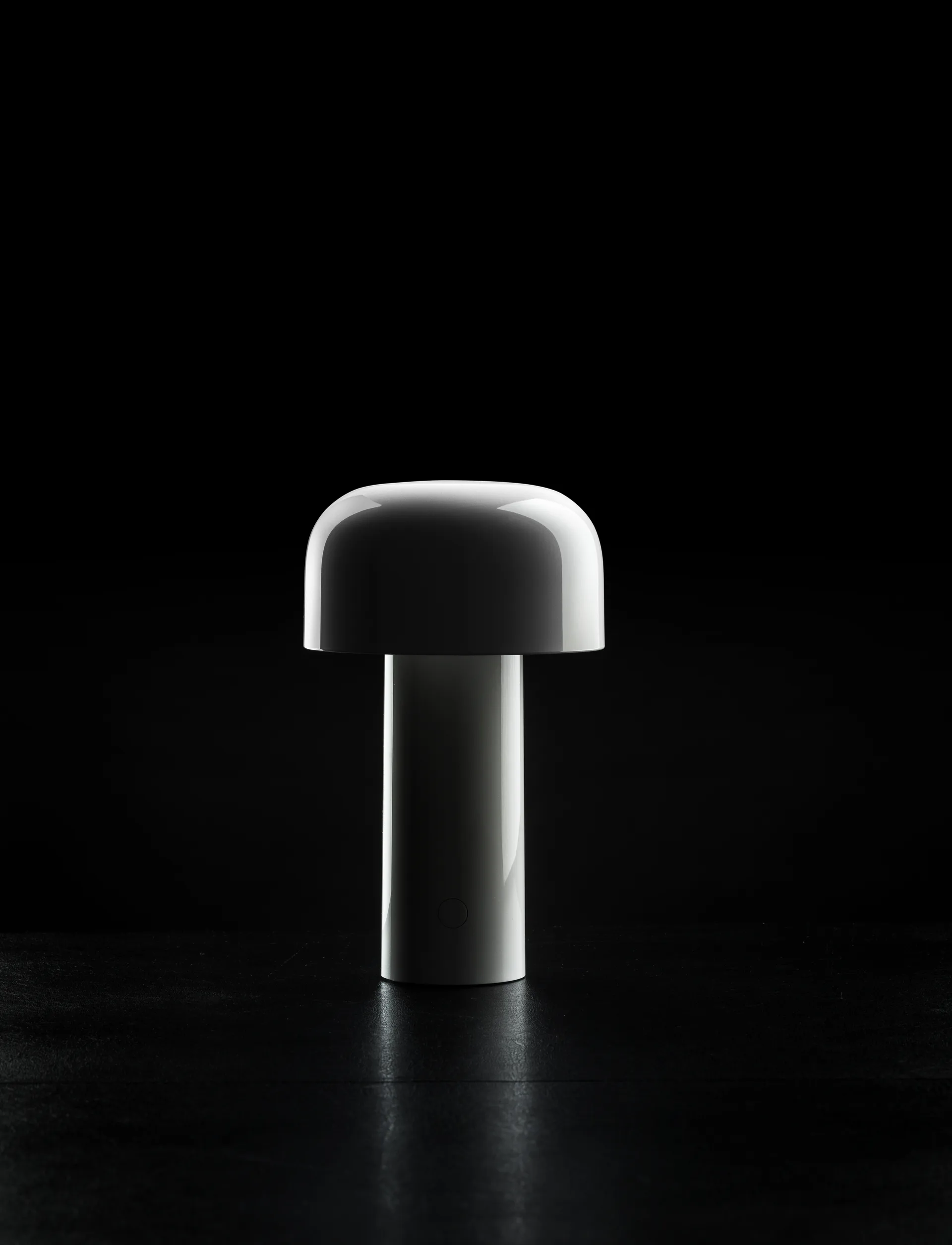 Candeeiro de mesa portátil Bellhop, Branco, IP54 (interior/exterior) Flos