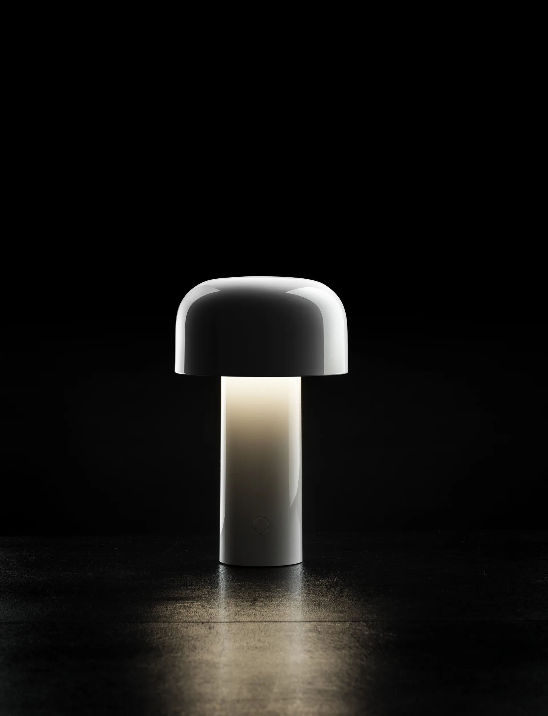 Candeeiro de mesa portátil Bellhop, Branco, IP54 (interior/exterior) Flos