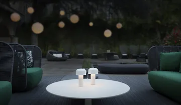 Candeeiro de mesa portátil Bellhop - Branco, IP54 (interior/exterior) - Flos