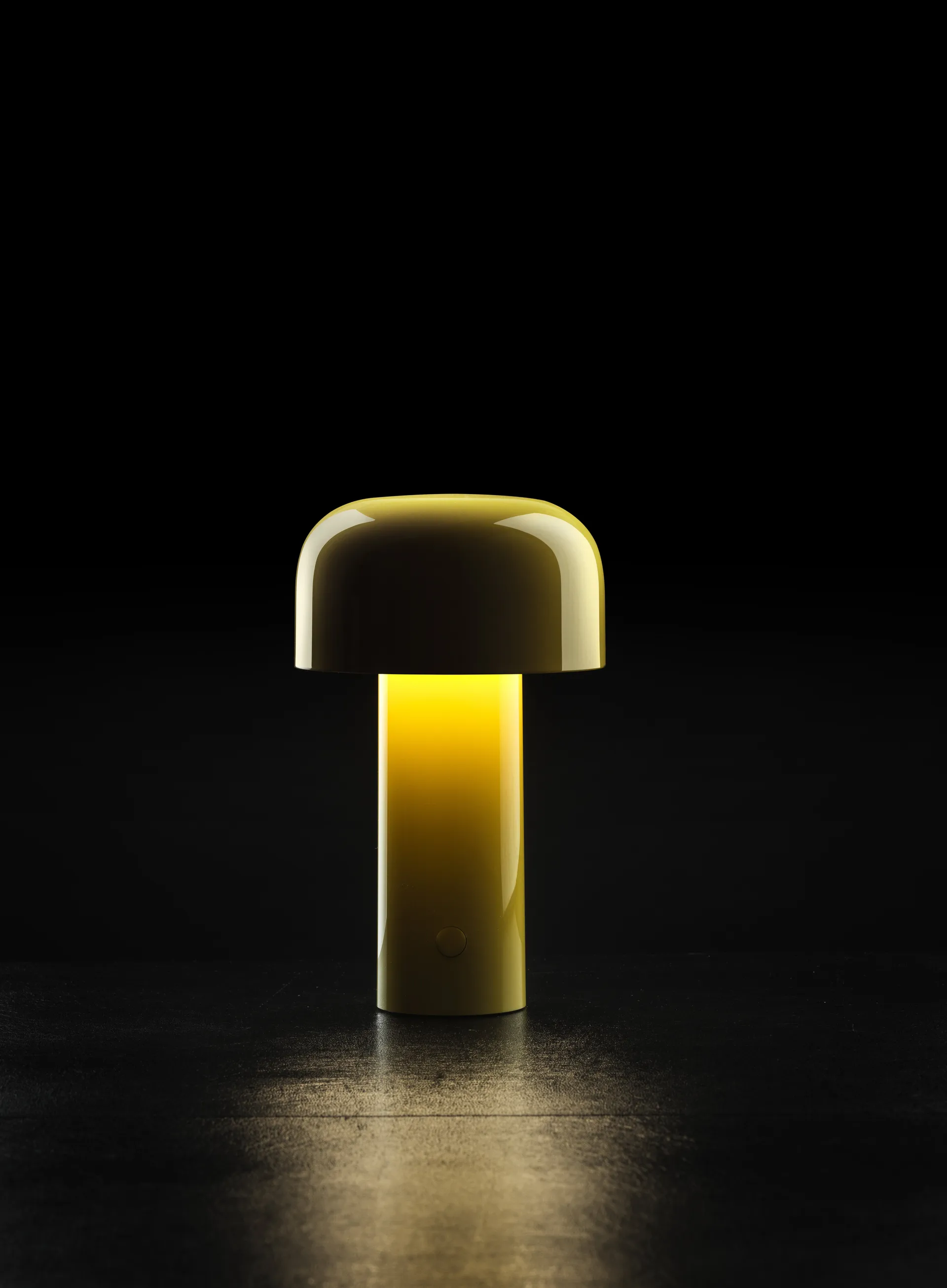 Candeeiro de mesa portátil Bellhop, Yellow yellow, IP54 (interior/exterior) Flos