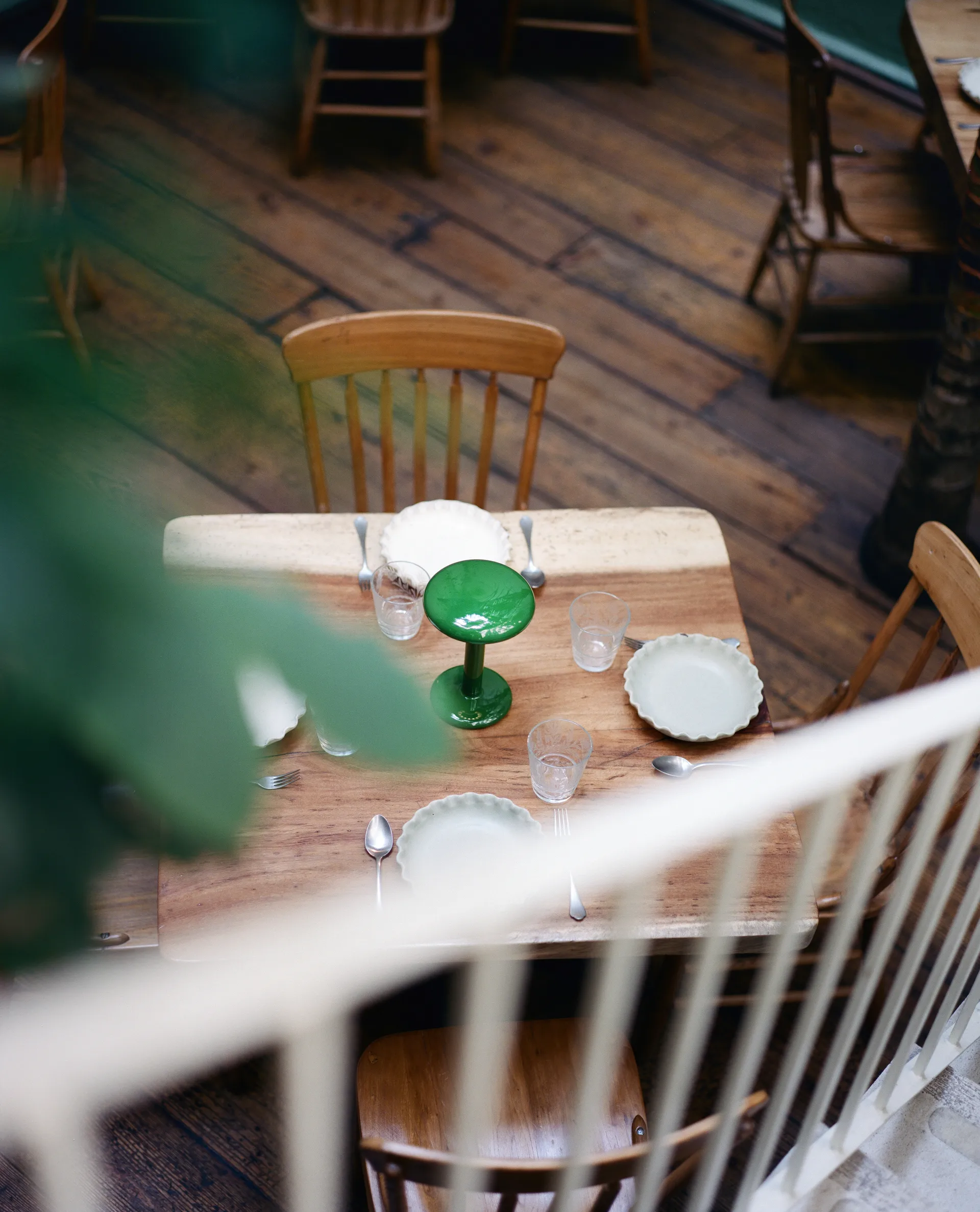 Candeeiro de mesa portátil Gustave Residential, Lacquered green Flos