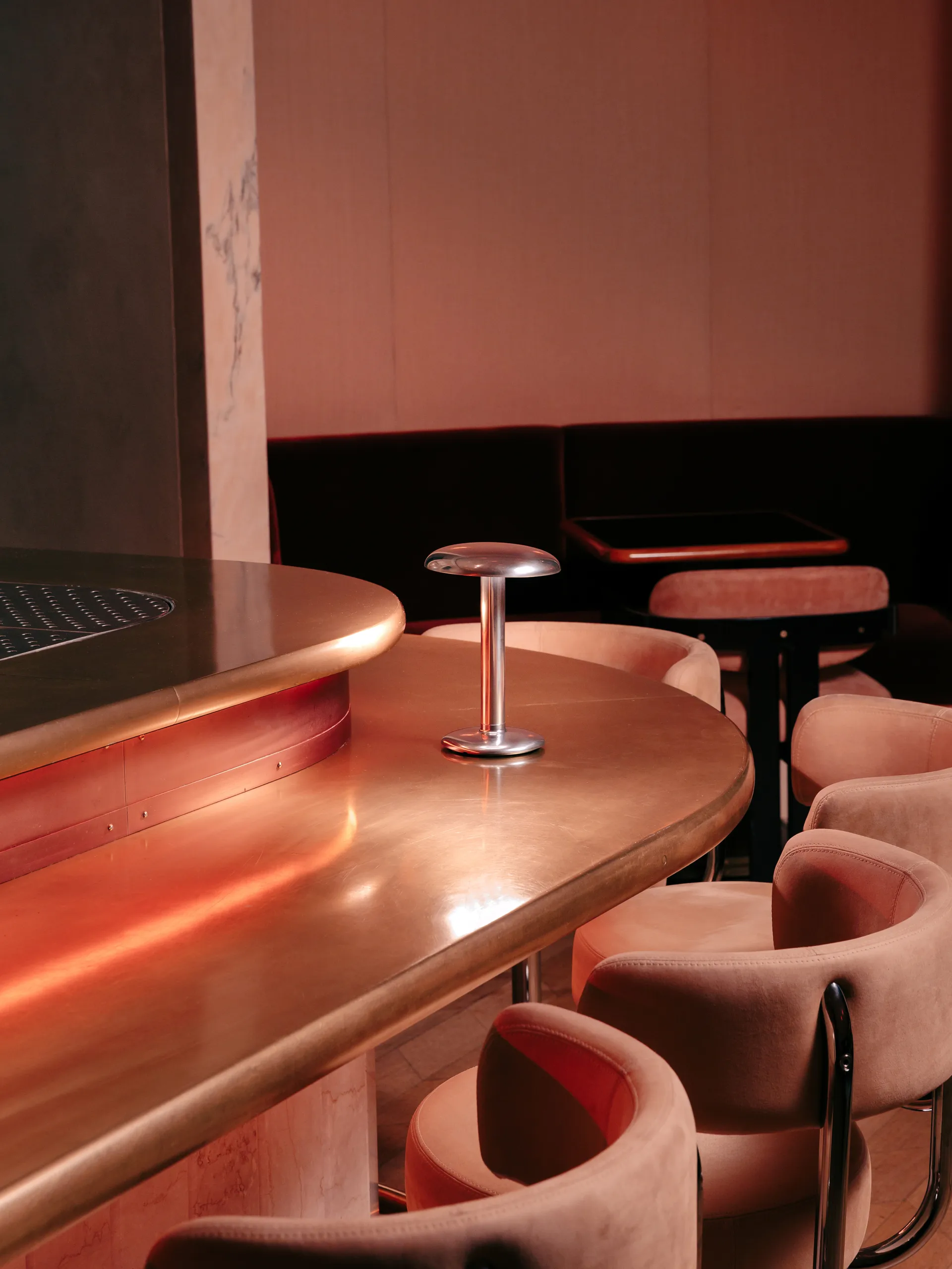 Candeeiro de mesa portátil Gustave Residential, Polished silver Flos