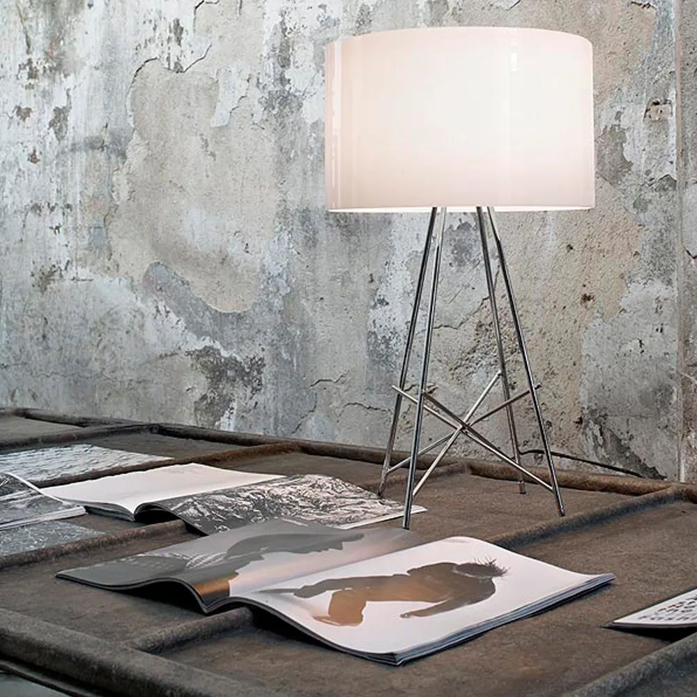 Candeeiro de mesa Ray T, Branco-cromado Flos