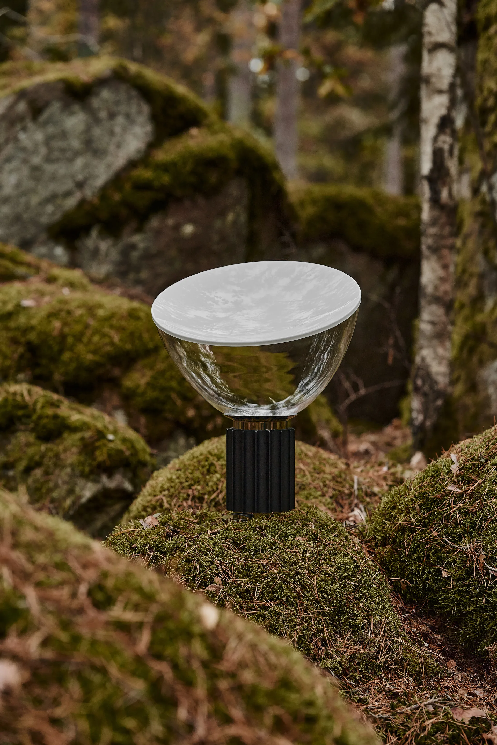 Candeeiro de mesa Taccia Small LED 48,5 cm, Cúpula de vidro preta Flos