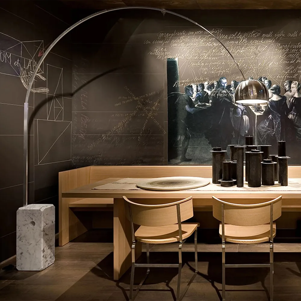 Candeeiro de pé Arco, Cromado-base de mármore de Carrara Flos