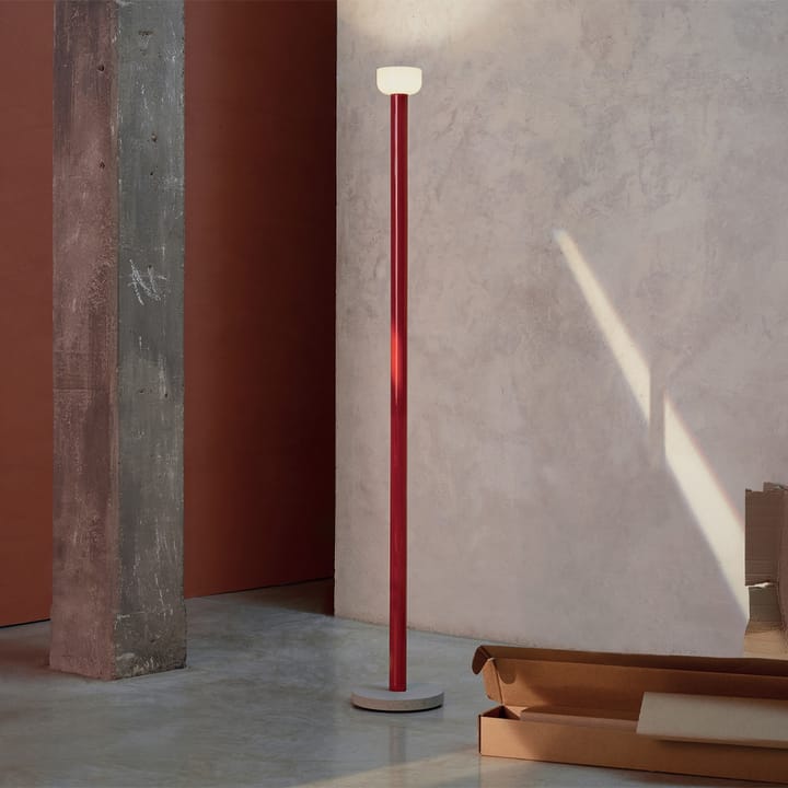 Candeeiro de pé Bellhop, Brick red Flos