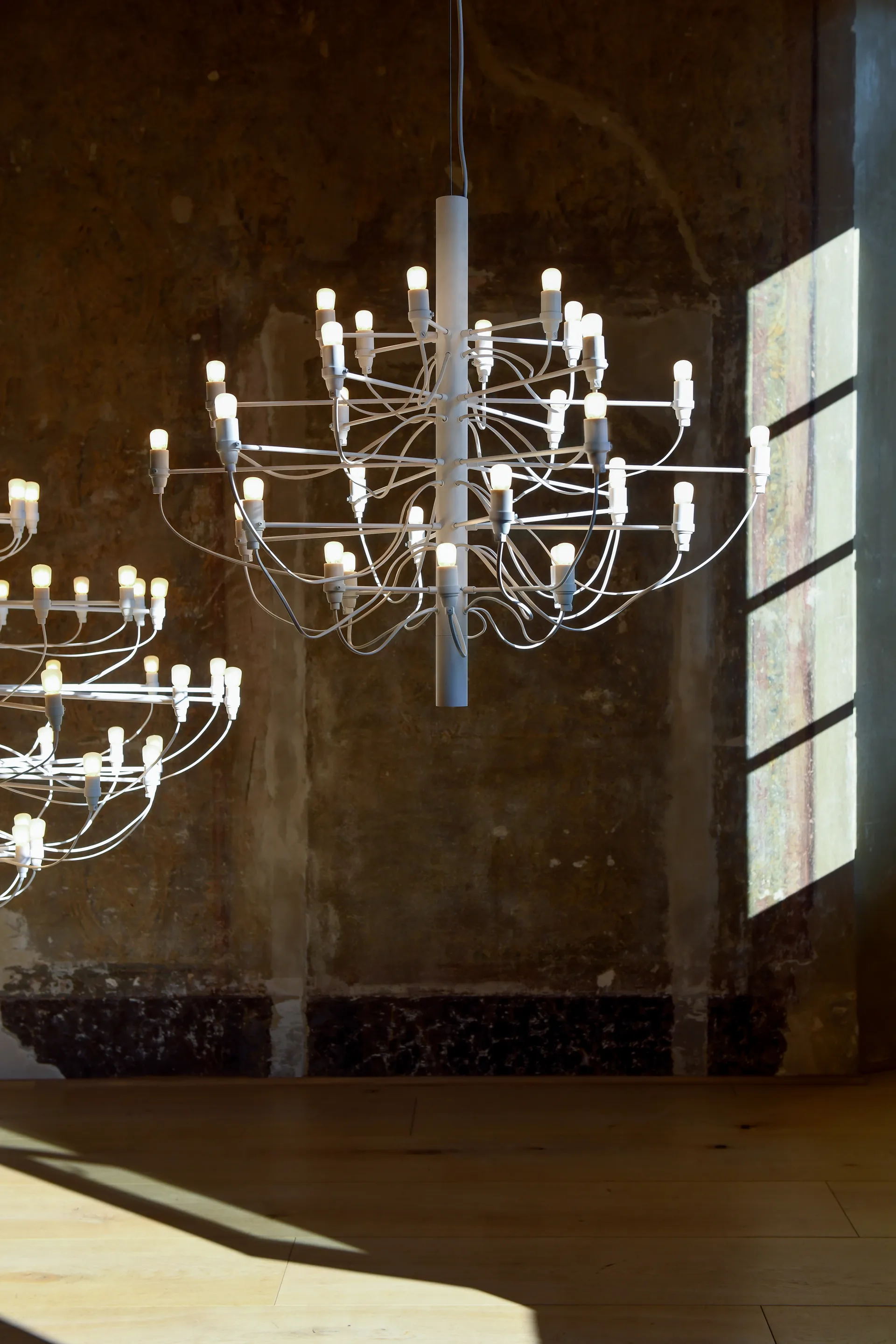 Candelabro 2097 Sarfatti LED, Mattbranco 30 lâmpadas Flos