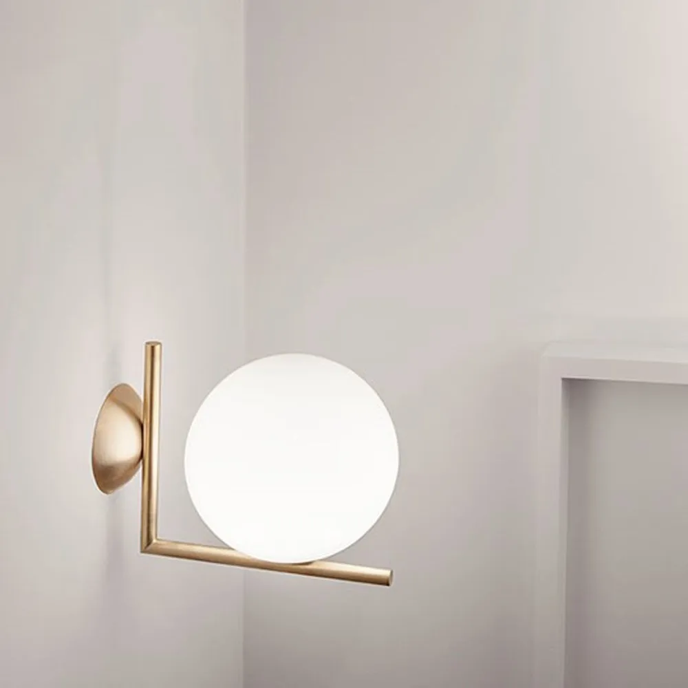 Lâmpada de parede IC lights C/W2, Latão escovado-opala Flos