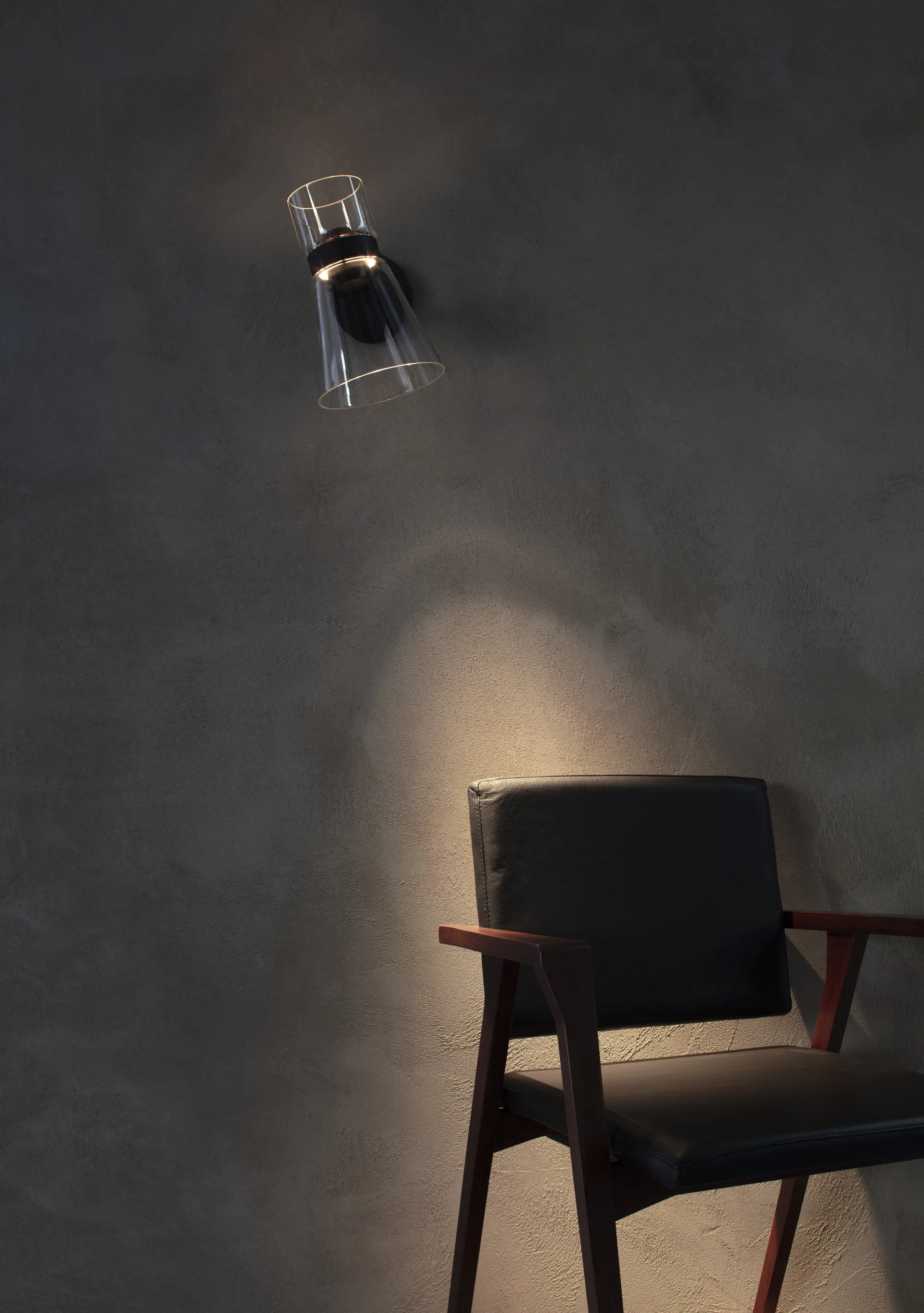 Nocturne Cone candeeiro de parede - preto,  Flos