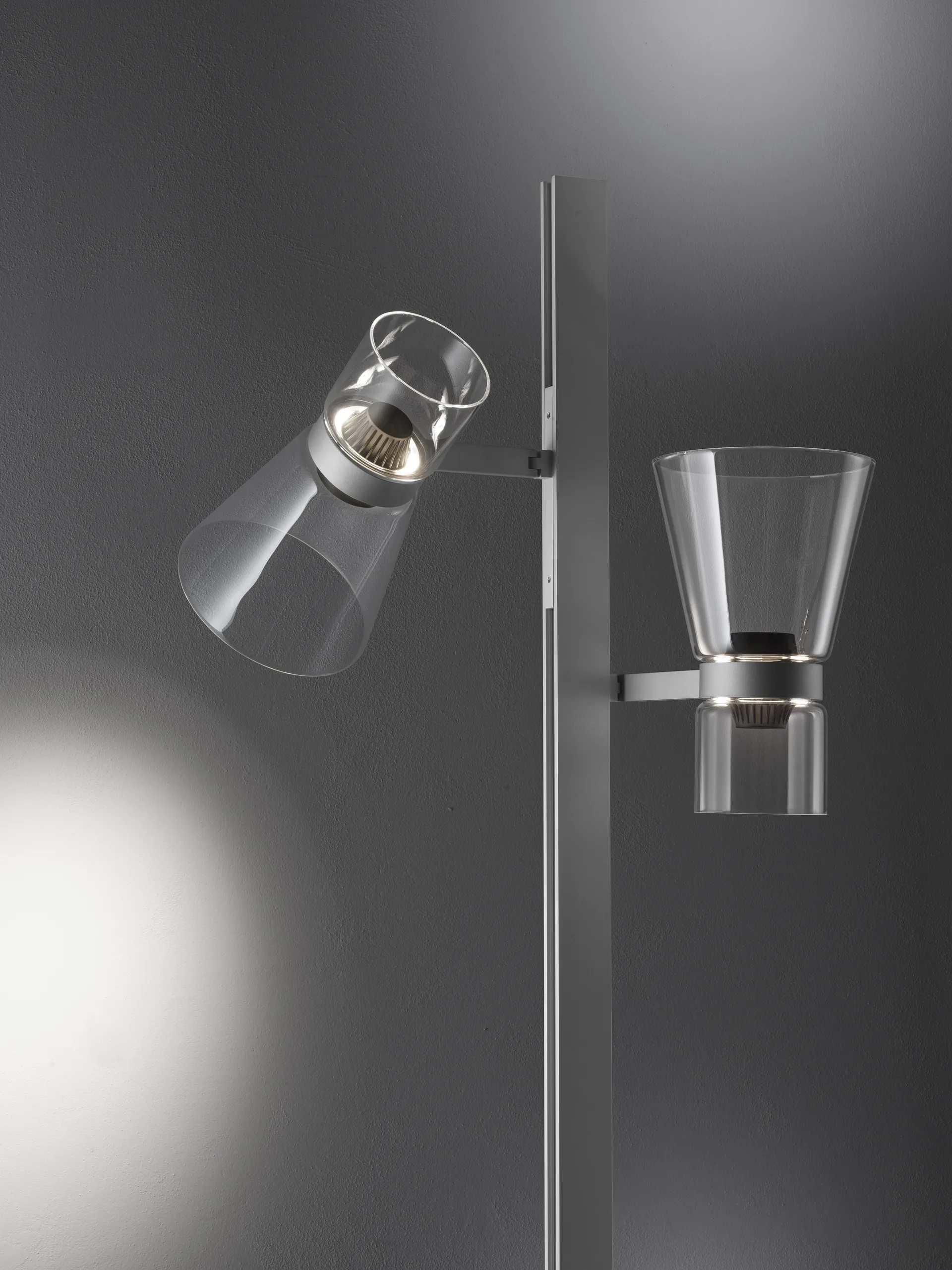Nocturne F2 cone candeeiro de pé - Silver,  Flos