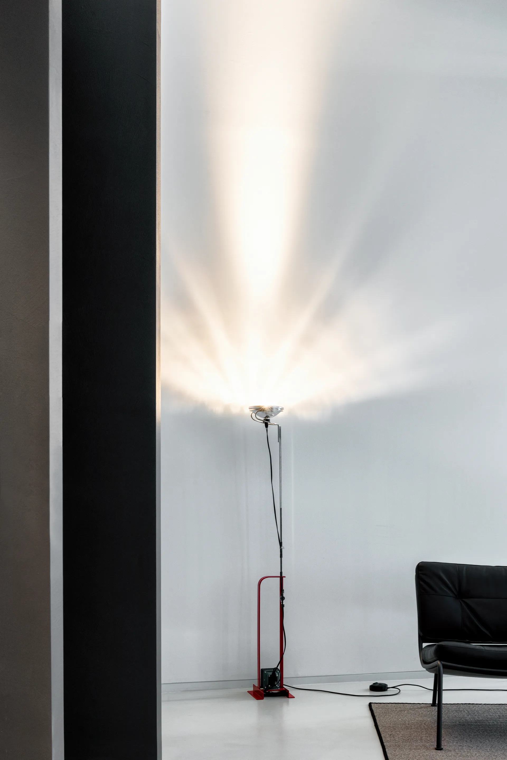 Toio Led candeeiro de pé - vermelho (EU),  Flos