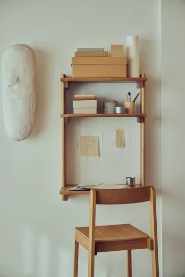 Beam Office Shelf estante com secretária - Pinho castanho escuro, 60x90,5x40 cm - Form & Refine