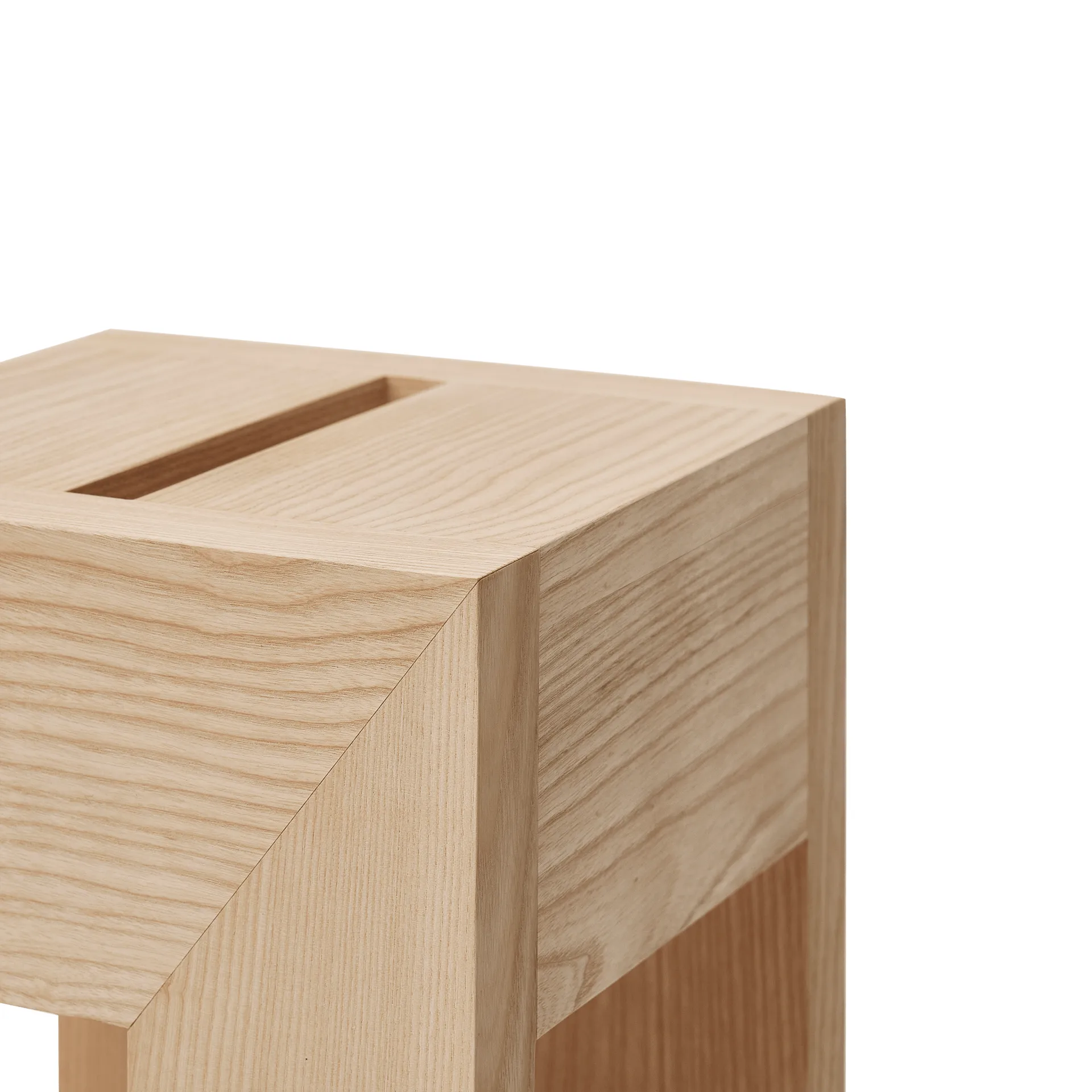 Monolith mesa lateral, Freixo, 29x29x36 cm Form & Refine