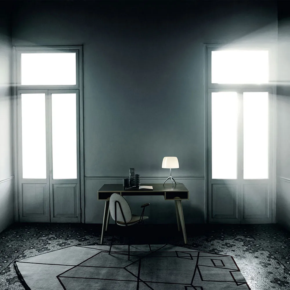 Lumiere Grande candeeiro de mesa regulável, branco, cromado preto Foscarini