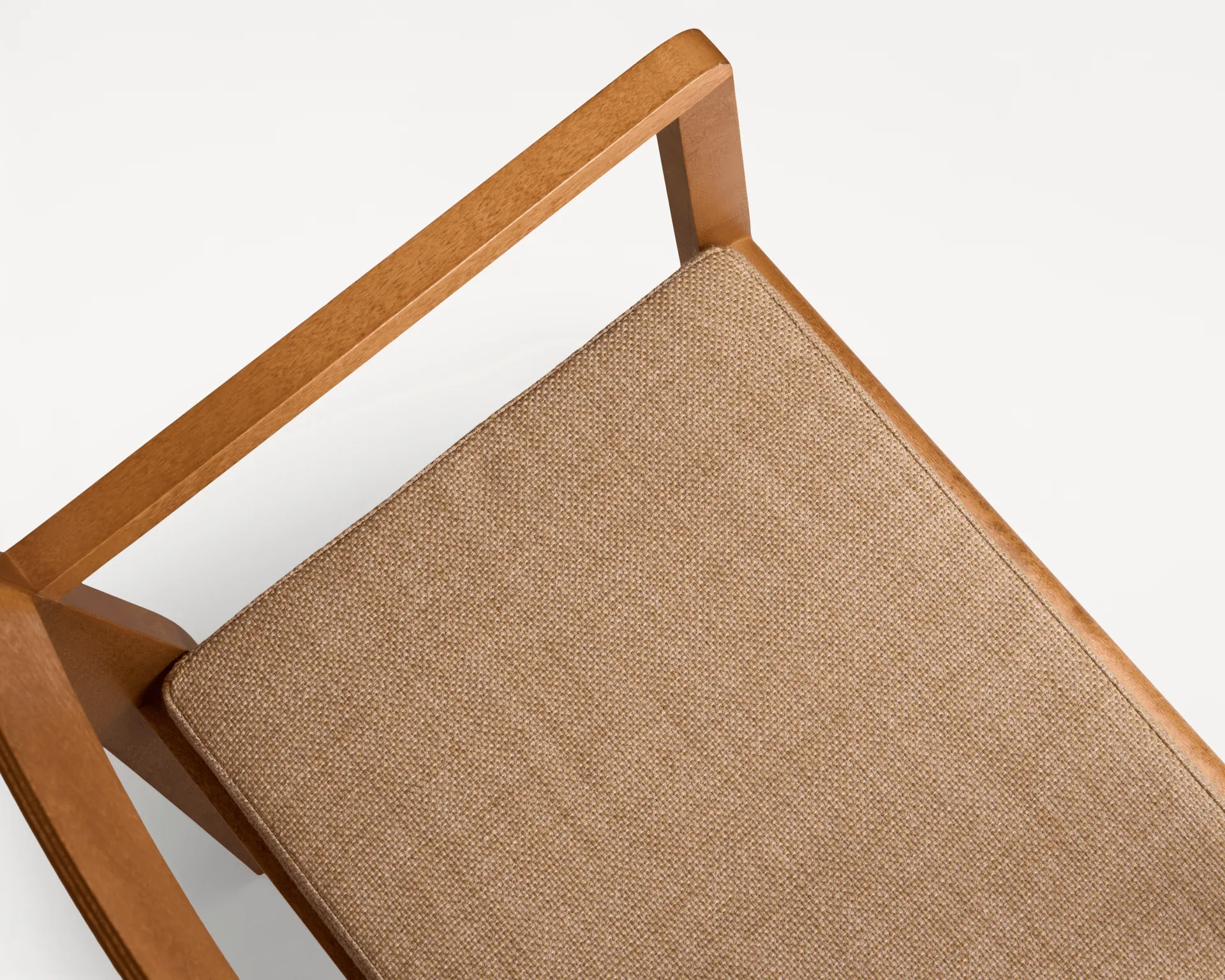 Armrest Chair 01 cadeira com braços, Bétula castanho-escura FRAMA