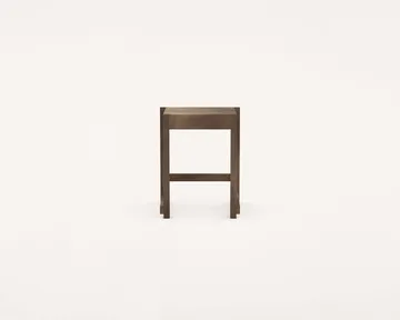 Low Stool 01 banco - Bétula castanho-escura - FRAMA