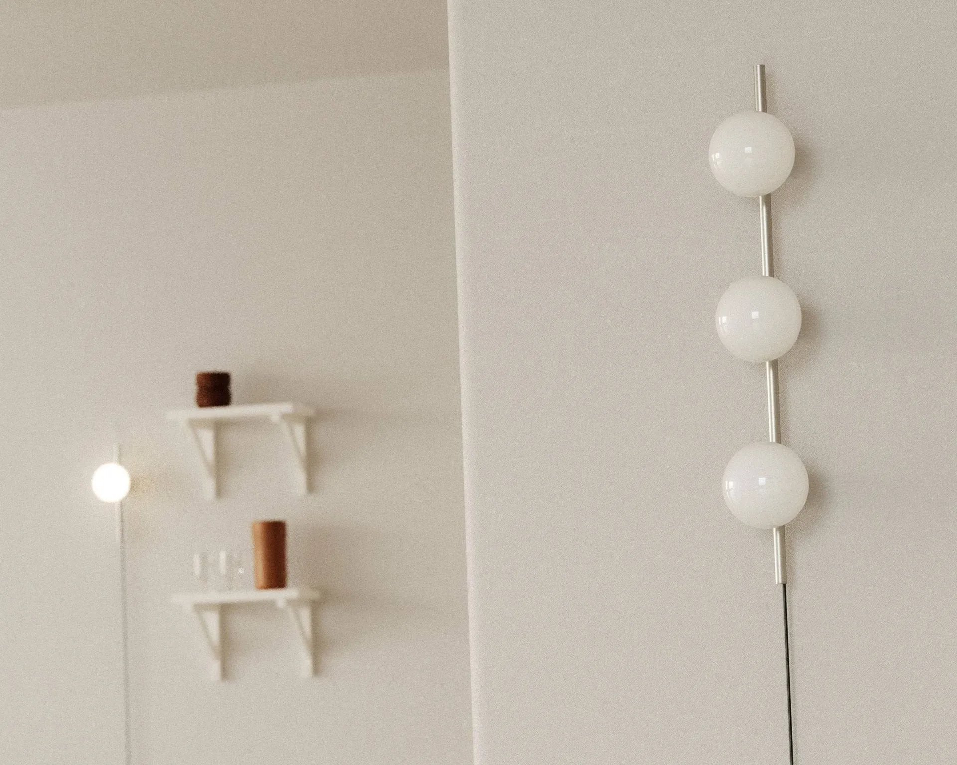 Ovoid Single candeeiro de parede, Aço inoxidável-vidro opalino FRAMA