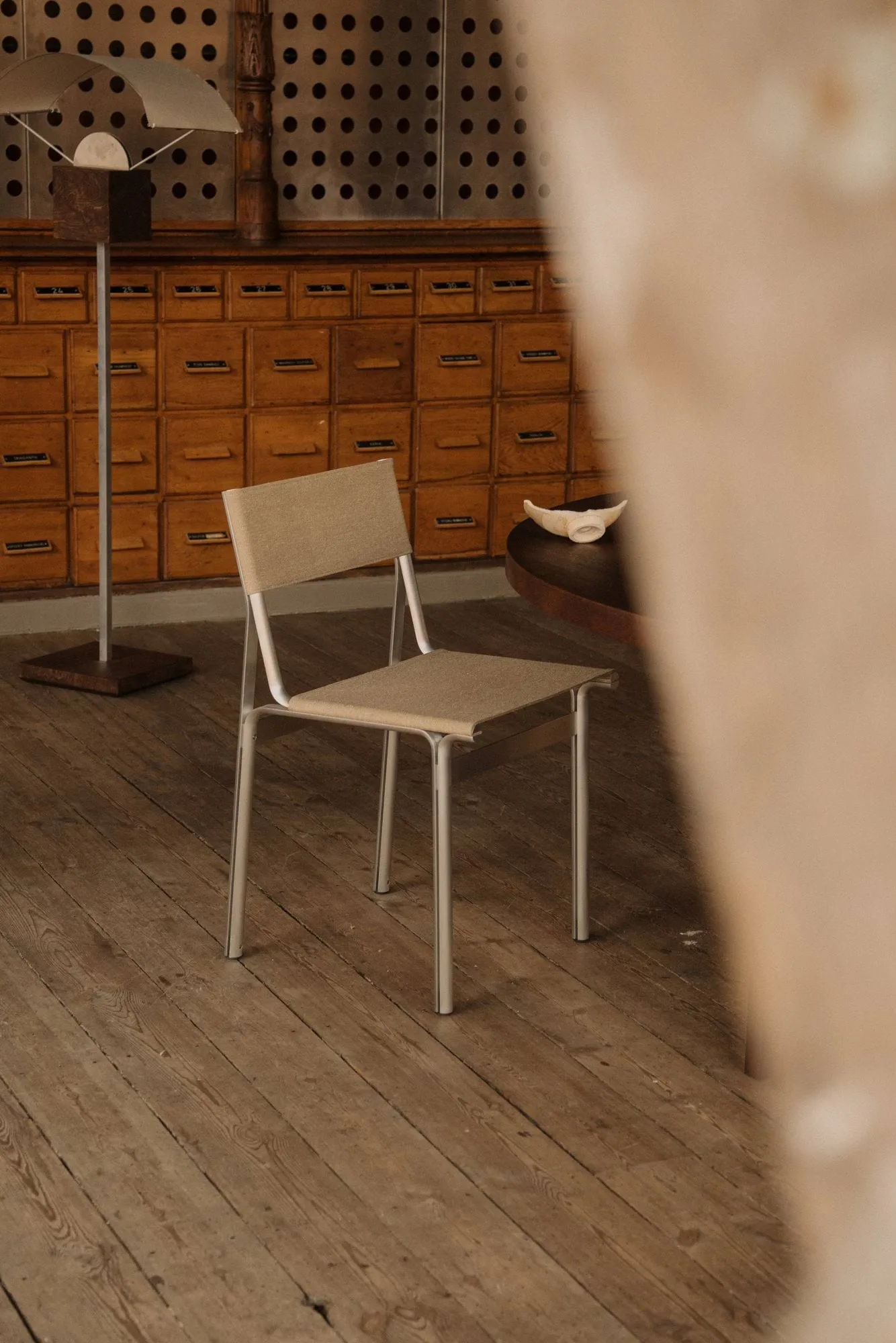 Union cadeira, Aluminium-Sandstone Linen FRAMA