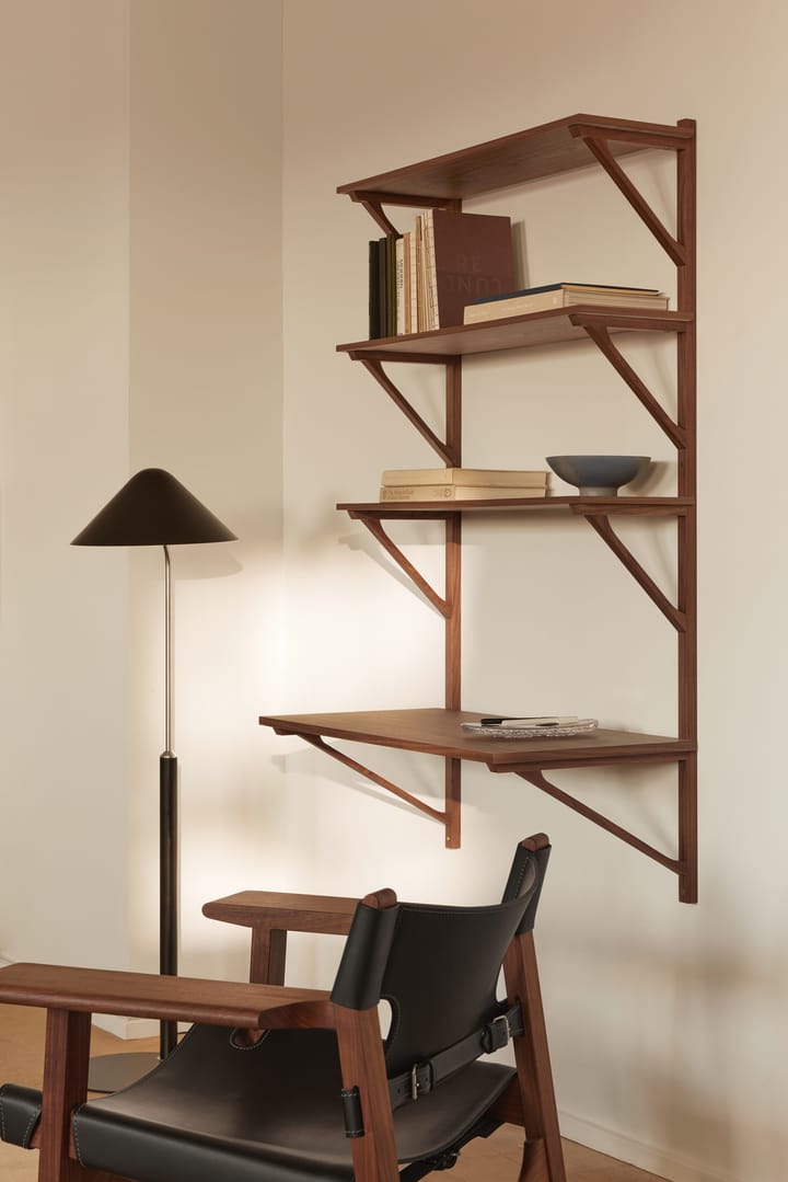 BM29 estante com secretária 78x134 cm, Nogal lacado Fredericia Furniture