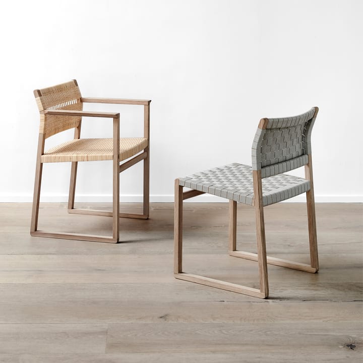 BM62 cadeira com braços, Cesto de vime oleado em carvalho Fredericia Furniture