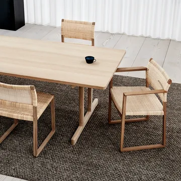 BM62 cadeira com braços - Trançado natural-suporte em carvalho envernizado - Fredericia Furniture