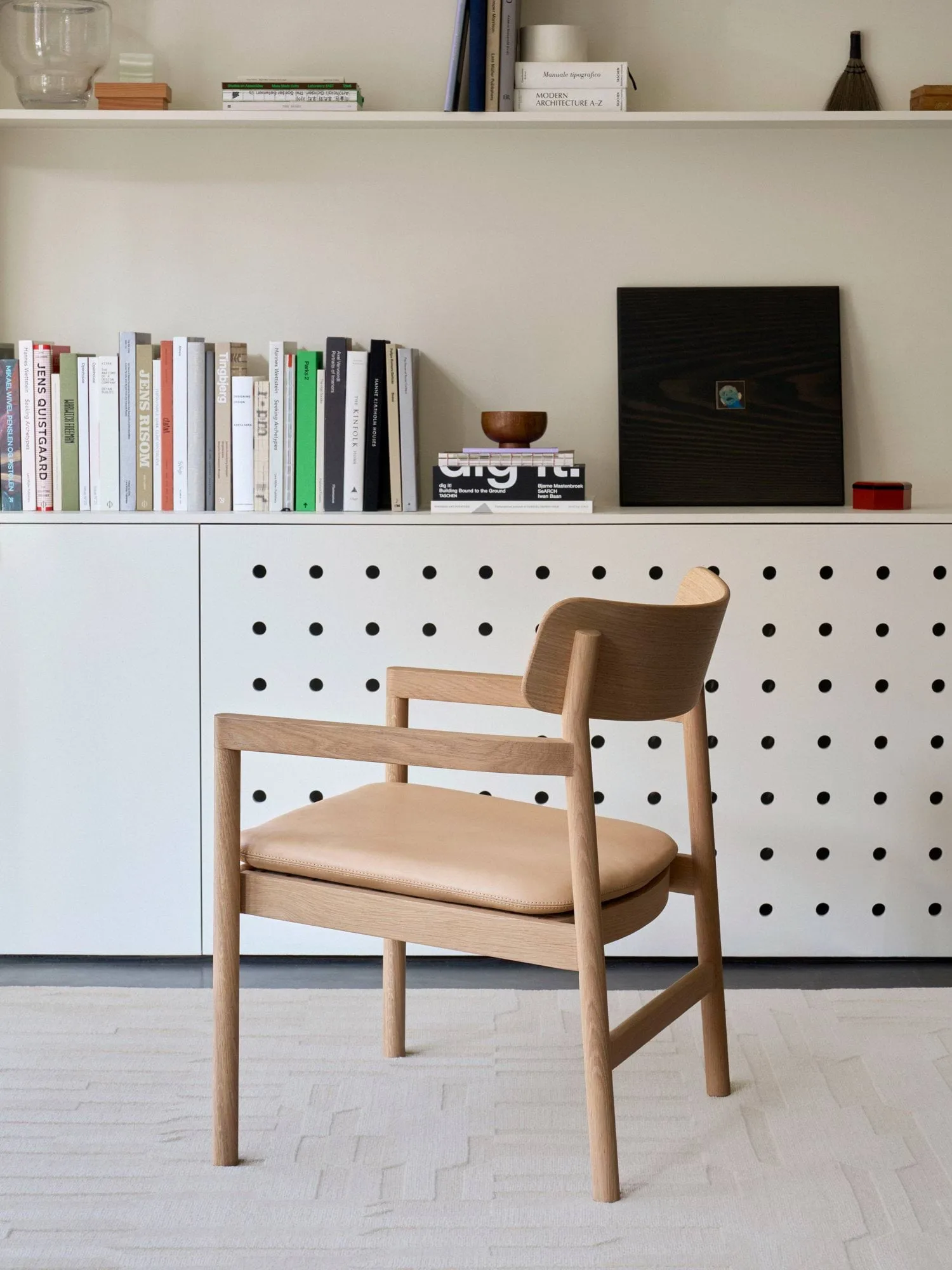 Cadeira lounge Post, Vegeta couro-carvalho ligeiramente oleado Fredericia Furniture