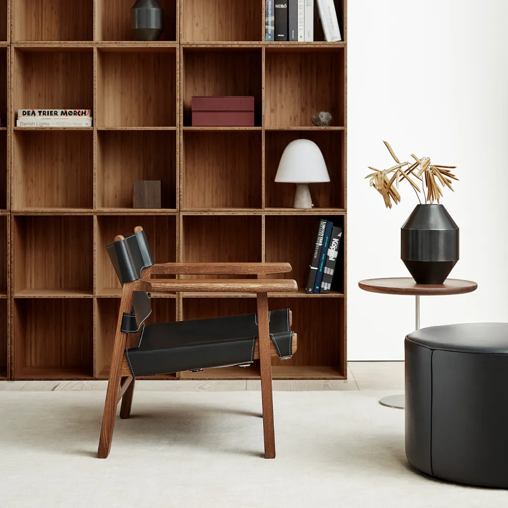 Den spanske cadeira poltrona, Couro natural-carvalho envernizado preto Fredericia Furniture