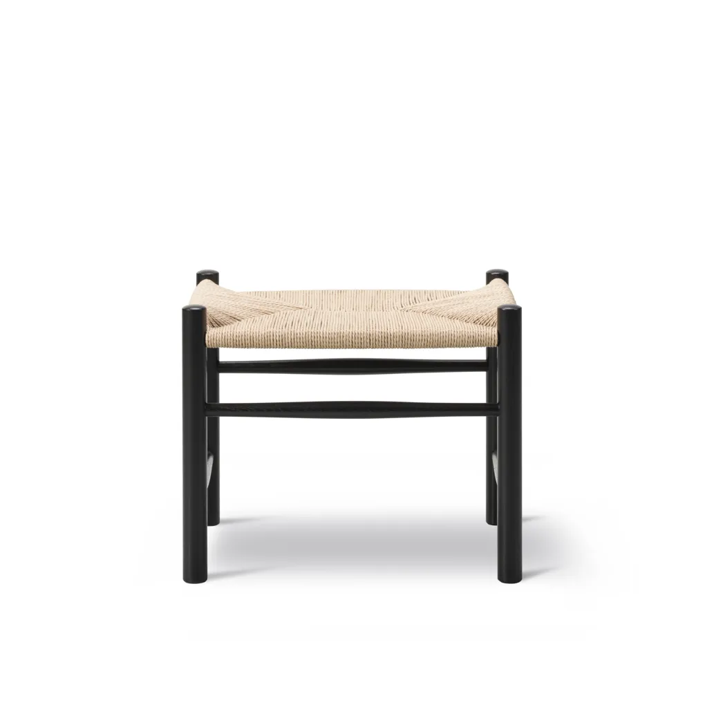 J16 banqueta, Natural-vezinho pintado de preto Fredericia Furniture