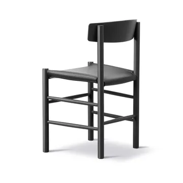 J39 cadeira - Buch-louro envernizado-preto couro Omni 301 preto - Fredericia Furniture