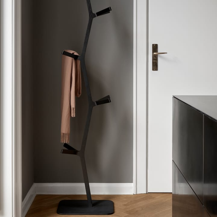 Nara cabide, Faia tingida de preto-aço pintado de preto Fredericia Furniture