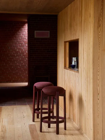 Pioneer banqueta alta - Odino RC43 bordeaux-bordeaux faia - Fredericia Furniture