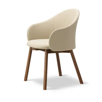 Poltrona Gomo poltrona em base de madeira - Mylla 221-carvalho envernizado com tingimento fumado - Fredericia Furniture