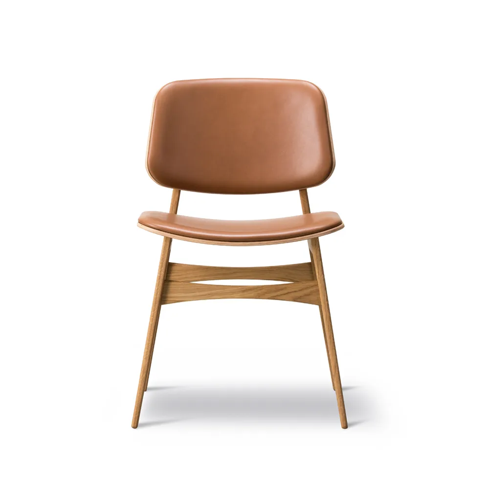 Søborg 3052 base de madeira cadeira totalmente estofada, couro omni 307 cognac, pernas de madeira de carvalho lacadas Fredericia Furniture