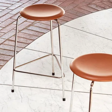 Banco de couro High Dot - Wild leather walnut - Fritz Hansen