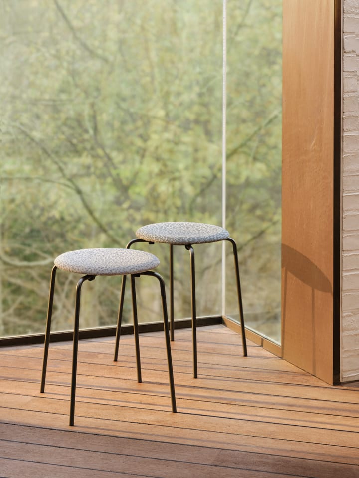 Banco de pano Dot, White-purple Fritz Hansen