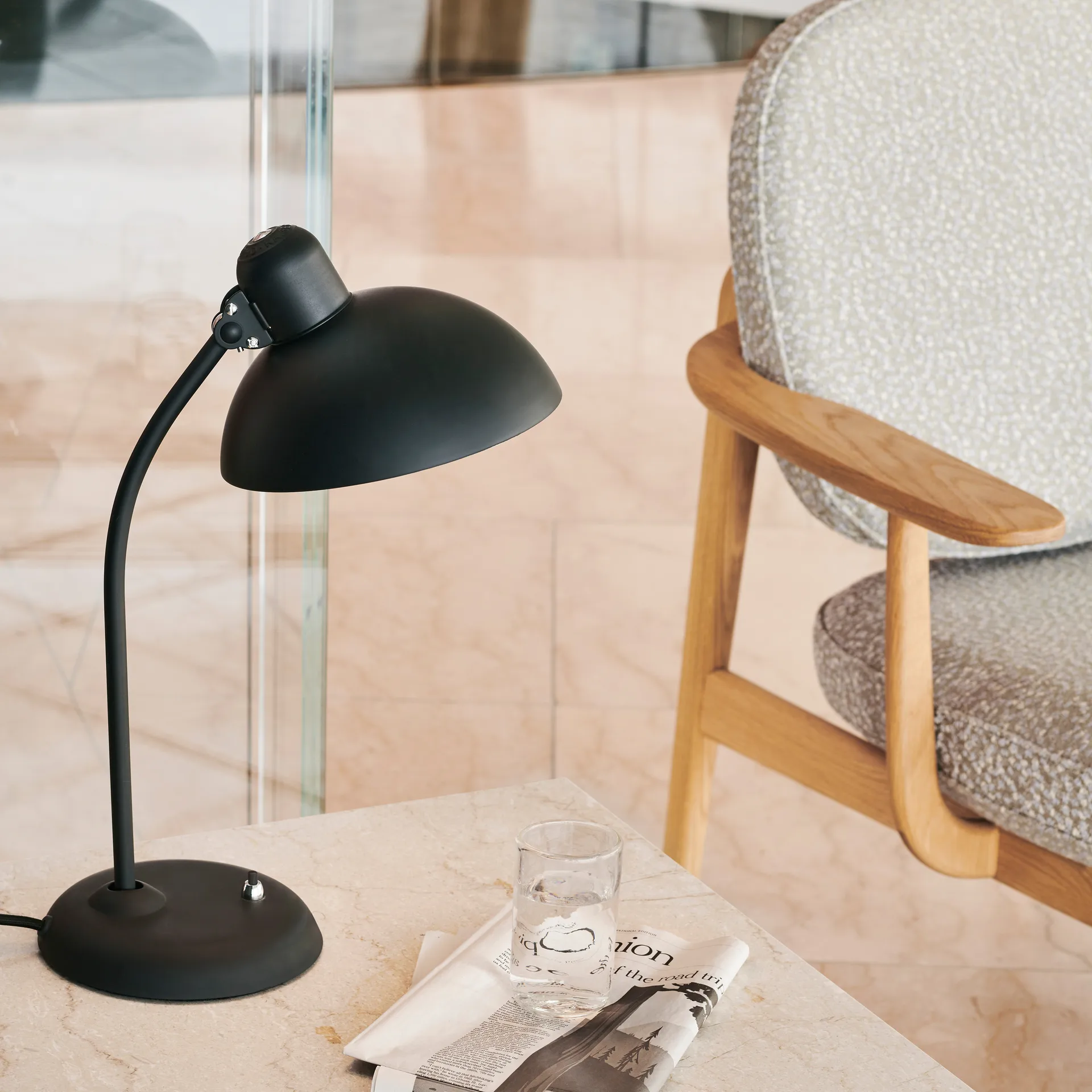 Candeeiro de mesa Kaiser Idell 6556-T, Preto mate Fritz Hansen