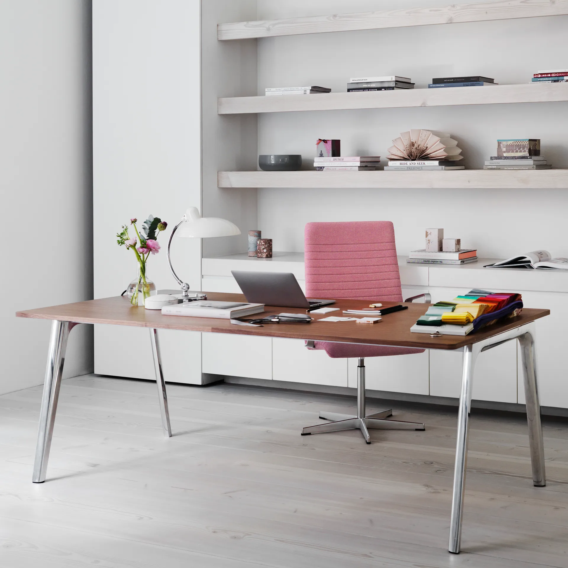 Candeeiro de mesa Kaiser Idell 6631-T Luxus, Branco Fritz Hansen