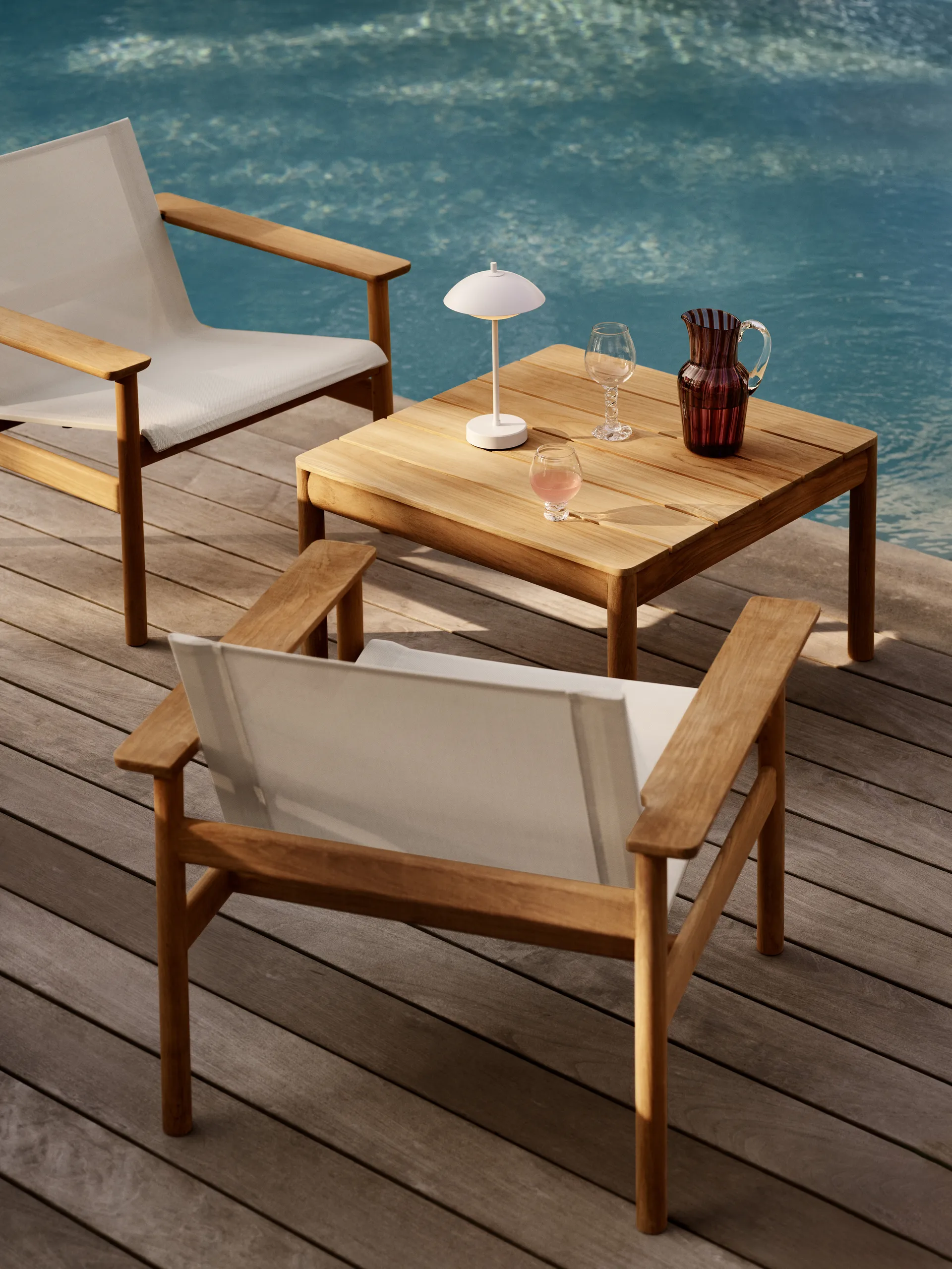 Candeeiro de mesa portátil Clam 31 cm, White Fritz Hansen