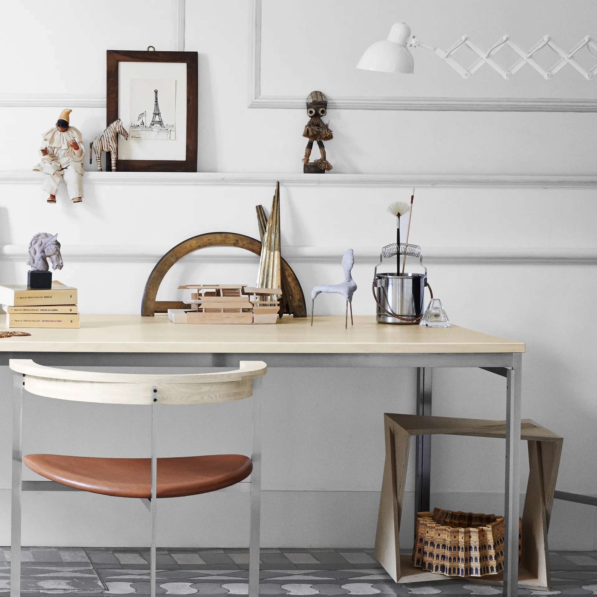 Candeeiro de parede Kaiser Idell 6718-W, Branco Fritz Hansen