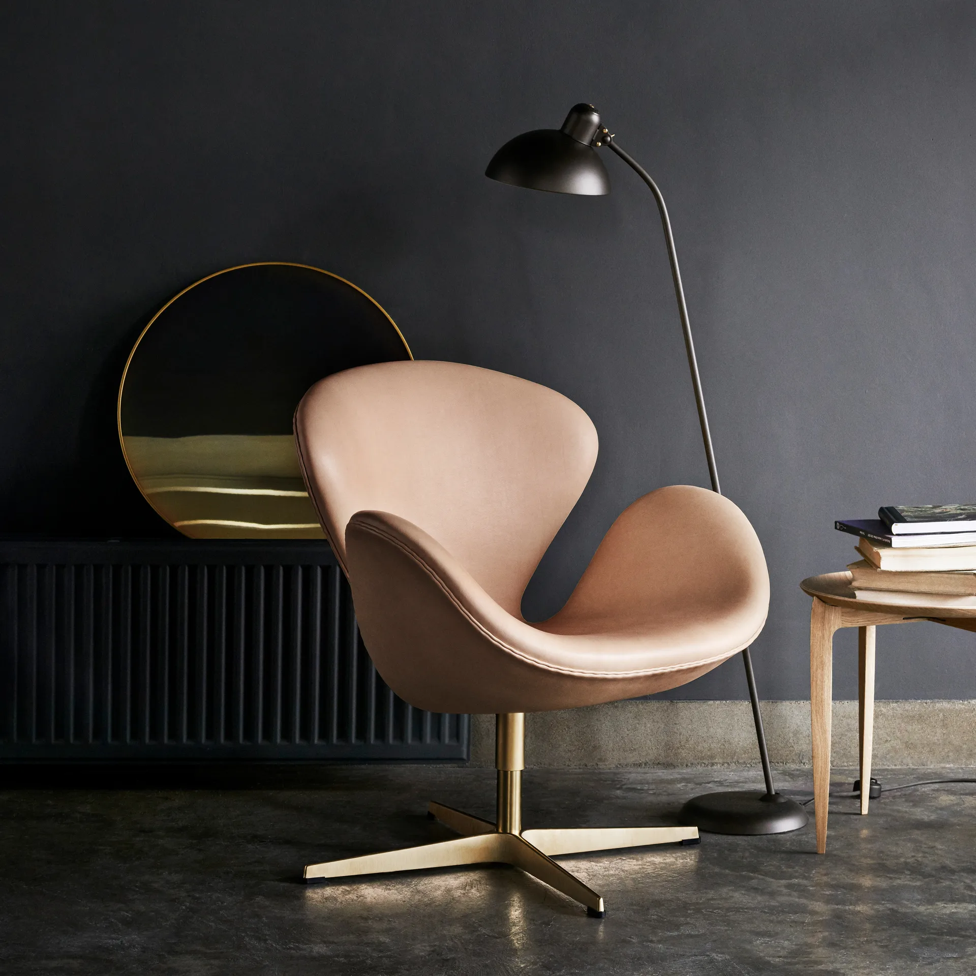 Candeeiro de pé Kaiser Idell 6556-F Luxus, Preto mate Fritz Hansen