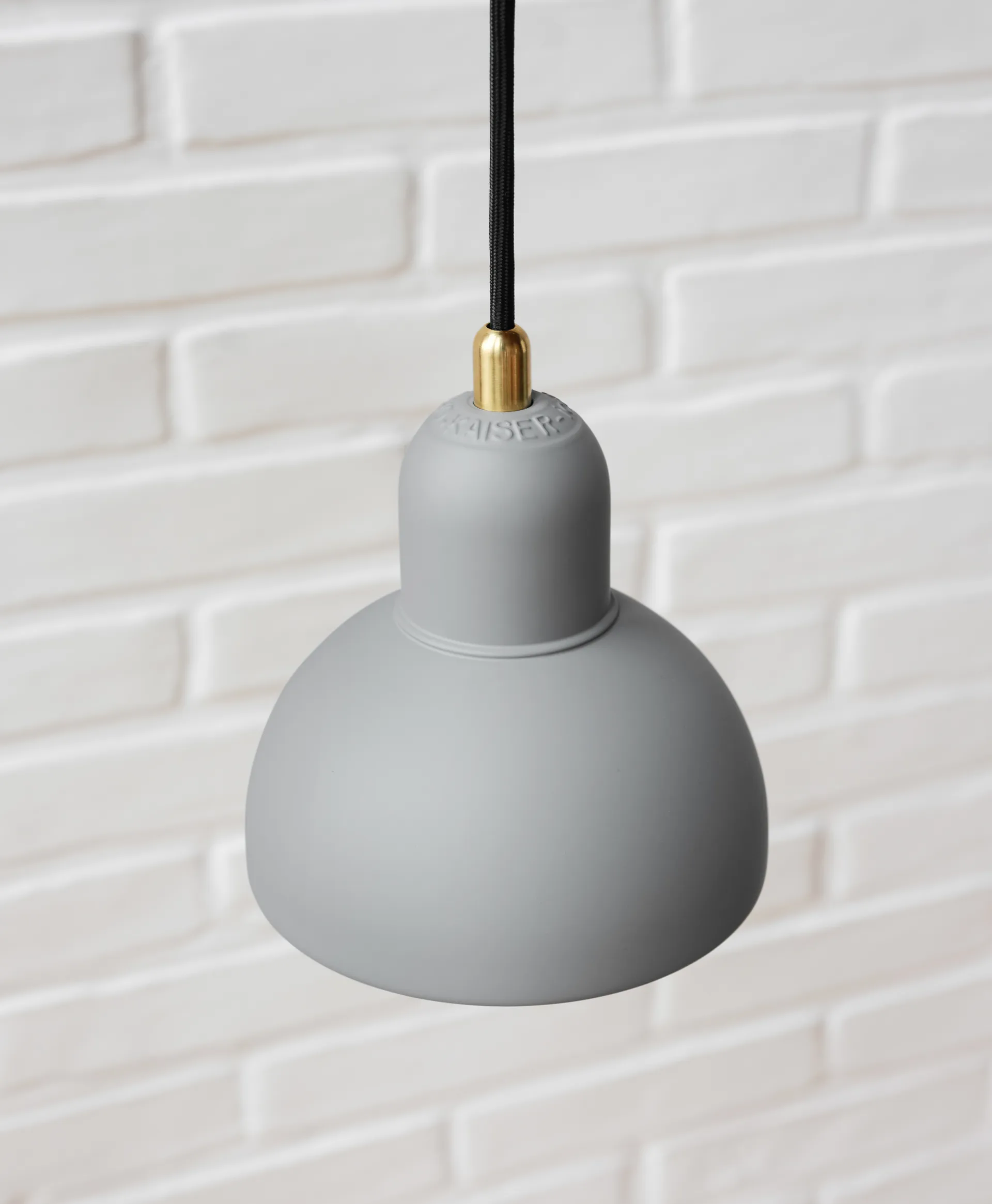 Candeeiro suspenso Kaiser Idell 6722-P, Easy Grey Fritz Hansen