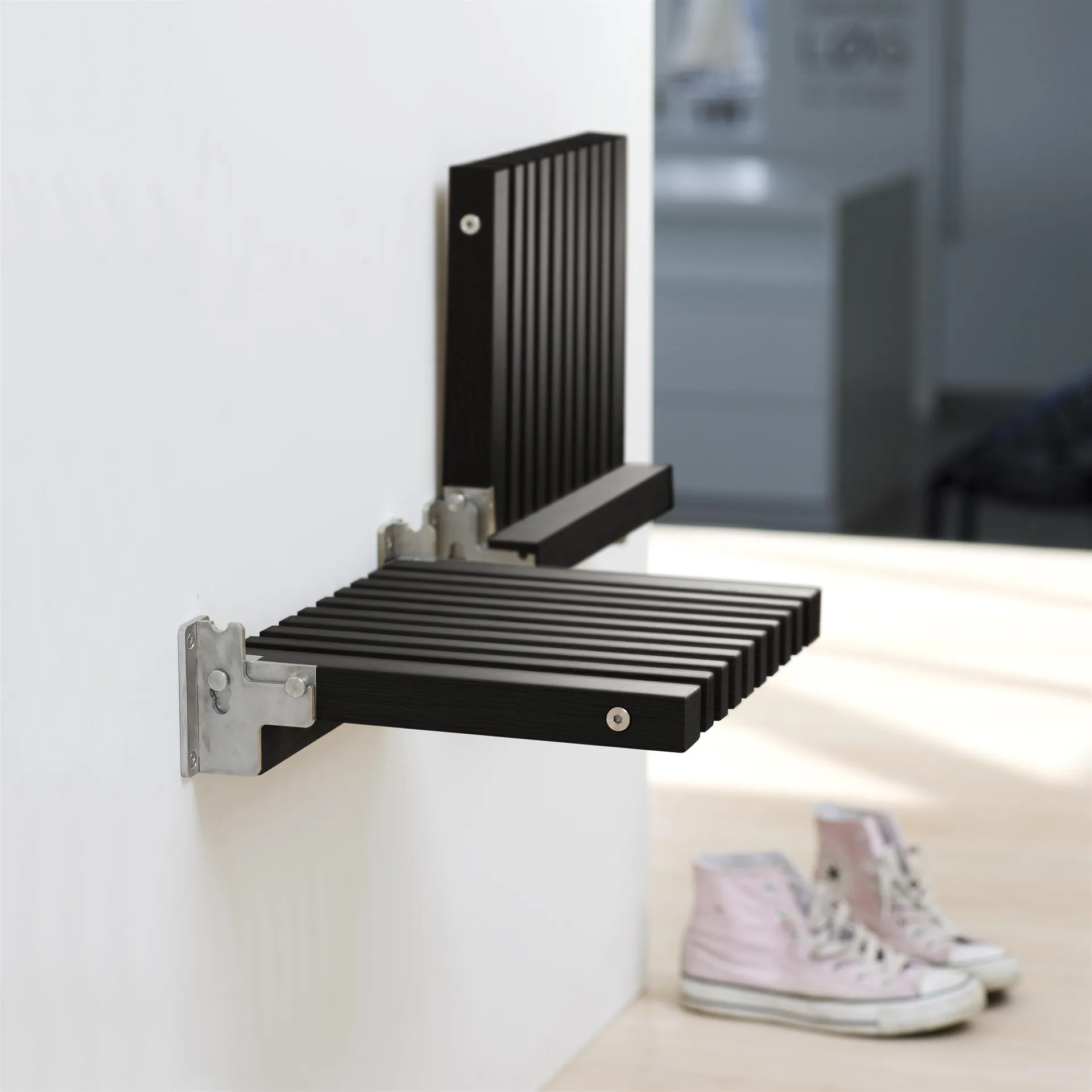 Cutter cadeira de parede, Carvalho lacado a preto Fritz Hansen