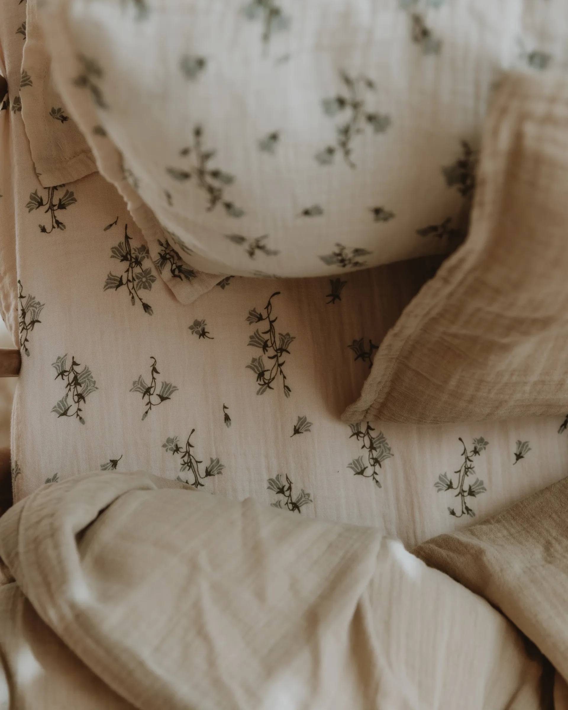 Bluebell Muslin lençol com elástico, 60x120x20 cm Garbo&Friends