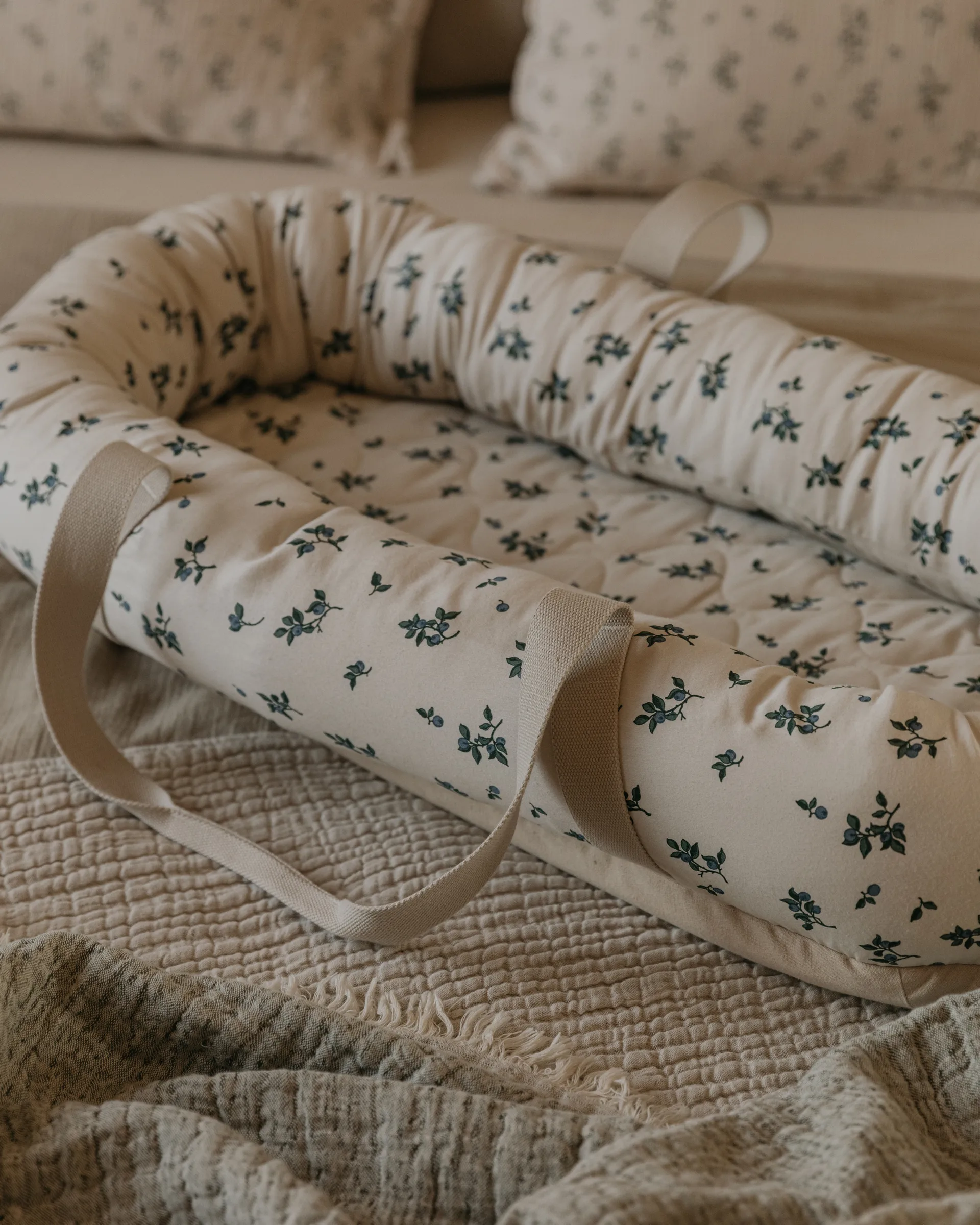 Blueberry satin acolchoado ninho para bebé, 43x87x16 cm Garbo&Friends