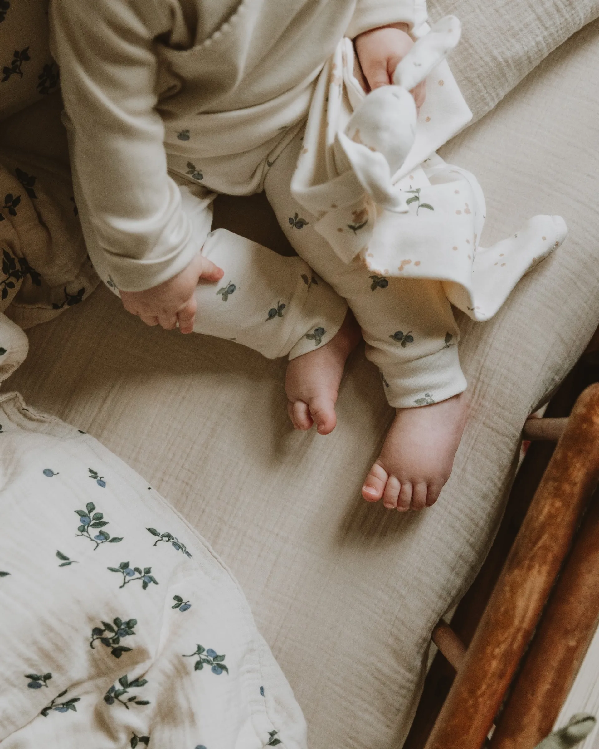 Eggshell Muslin lençol com elástico, 60x120x20 cm Garbo&Friends