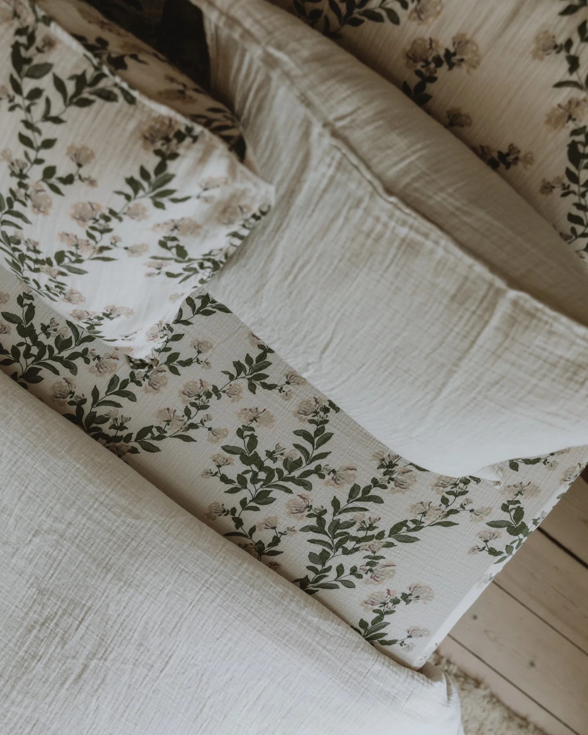 Honeysuckle Muslin lençol com elástico, 90x200x30 cm Garbo&Friends