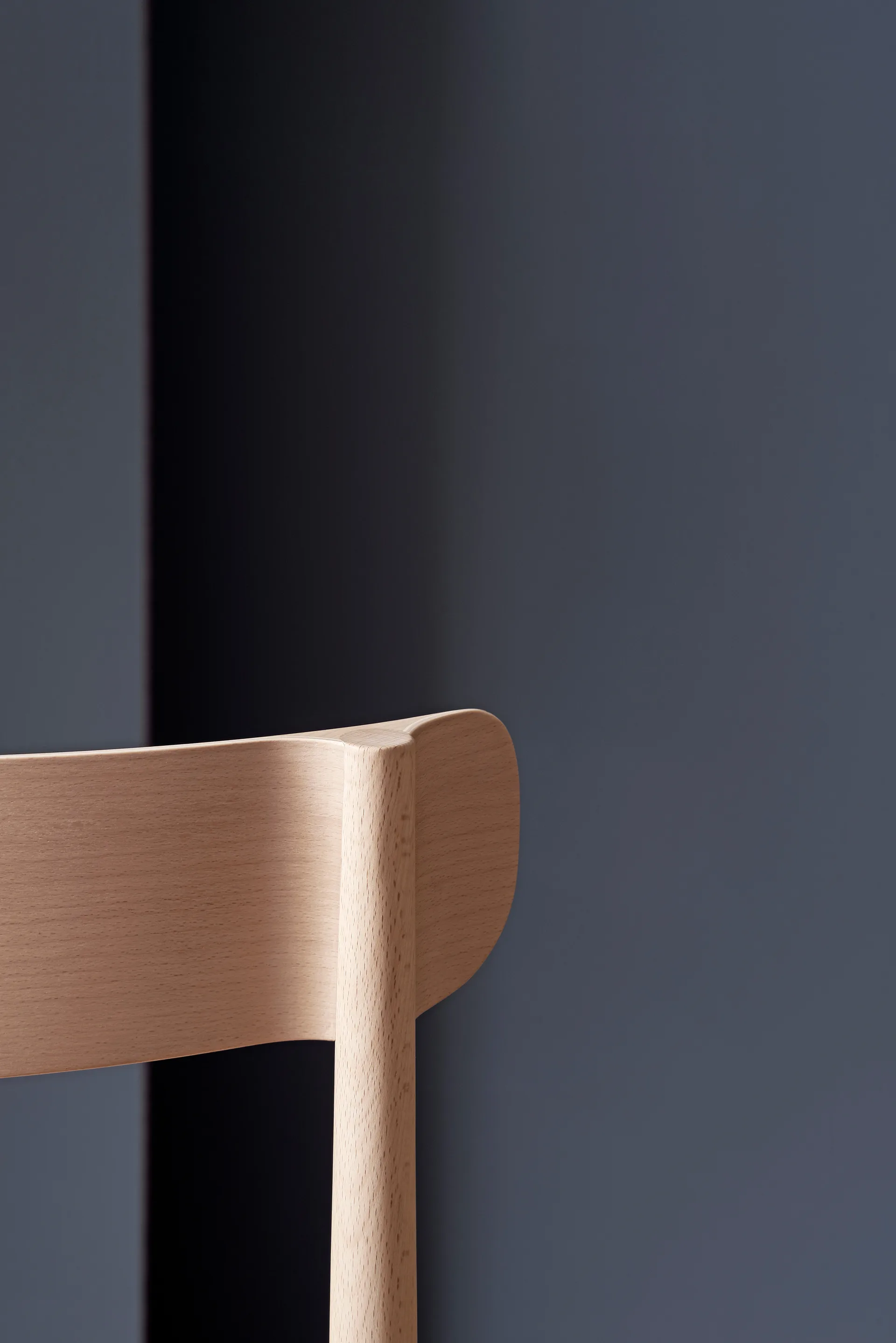 Cadeira Petite, Assento folheado natural Gärsnäs