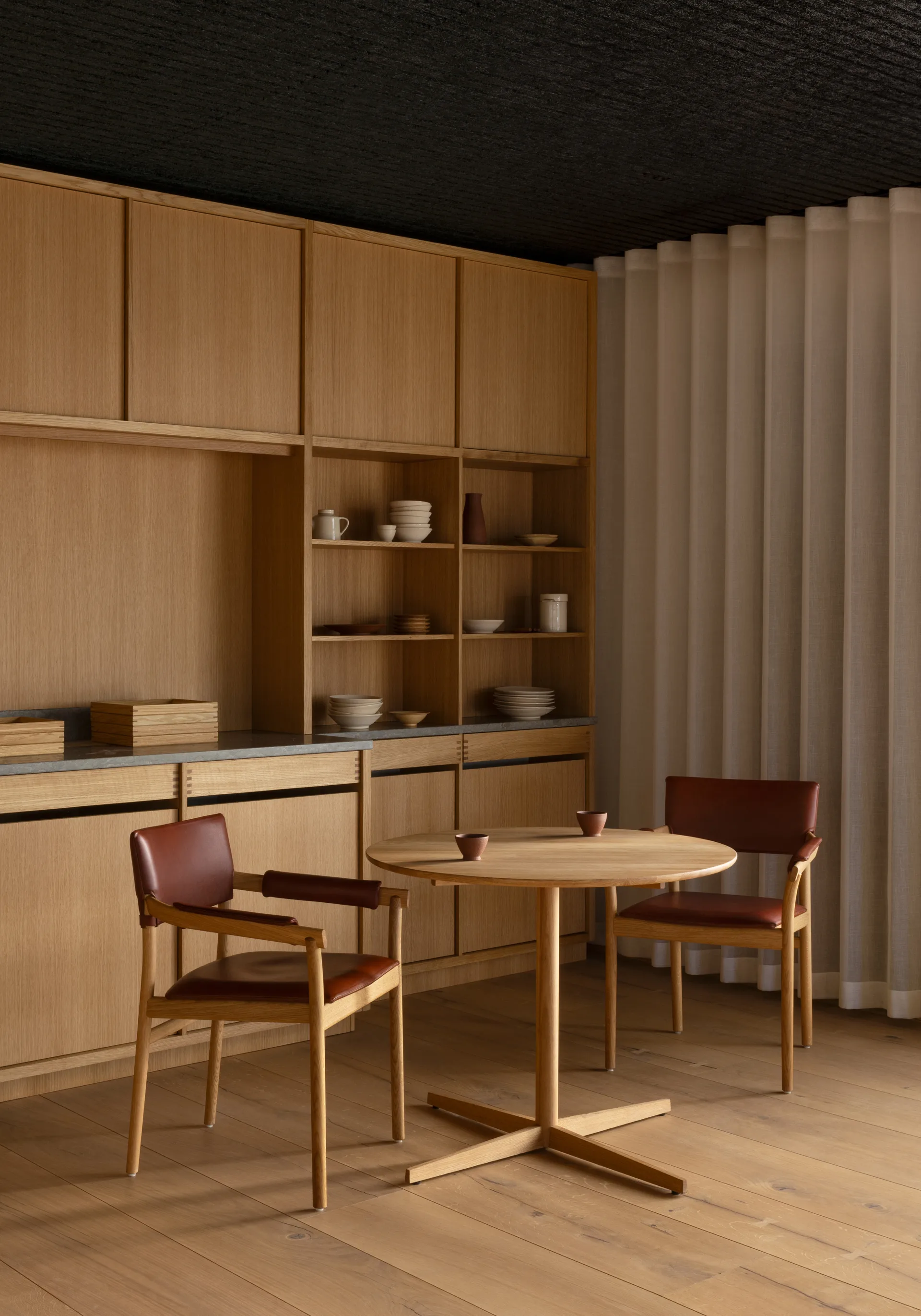 Cadeira Vyn com encosto estofado, Monocoat natural-Elmosoft 43283 Gärsnäs