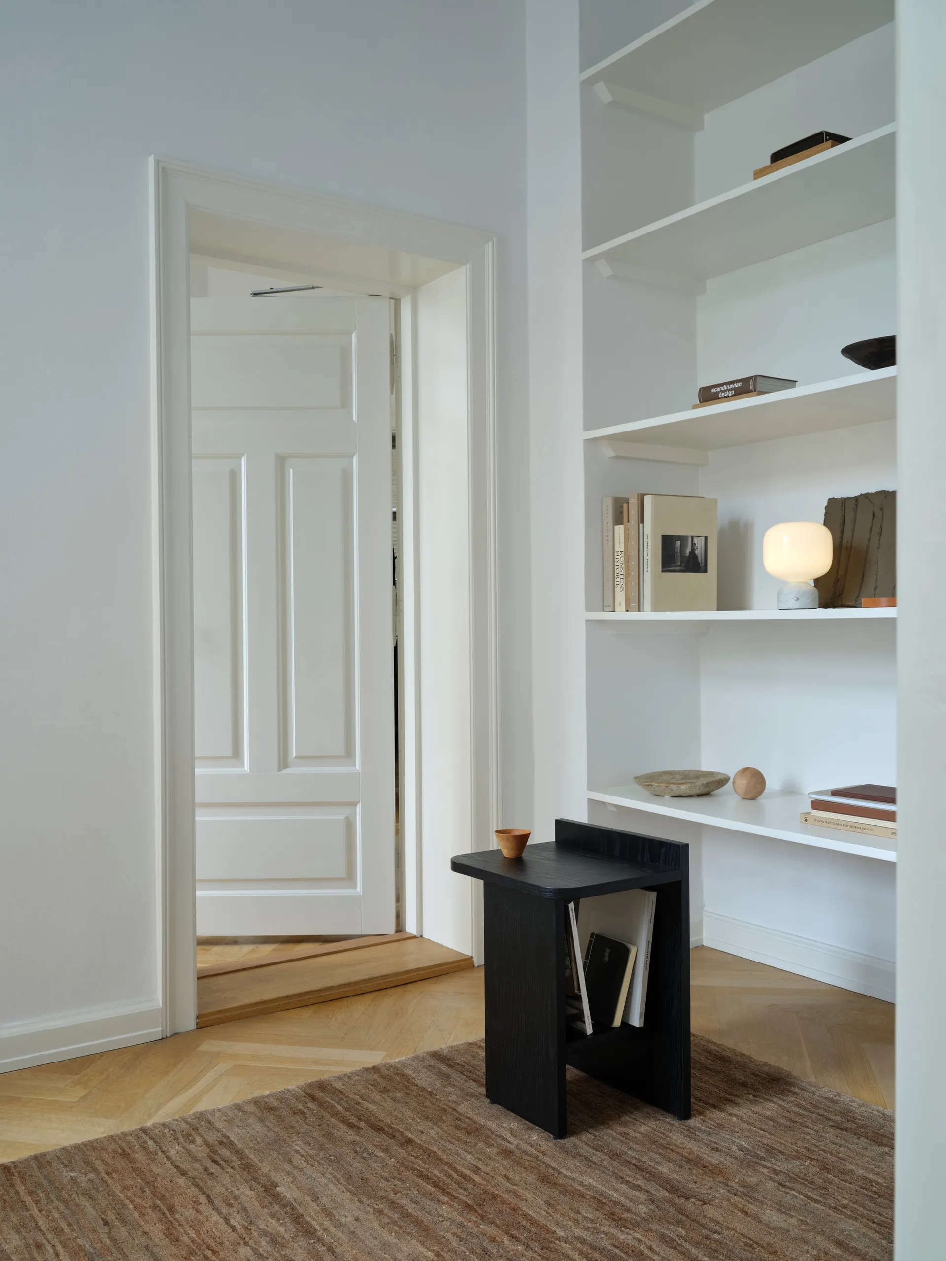 Ismo mesa lateral, Freixo preto Gejst