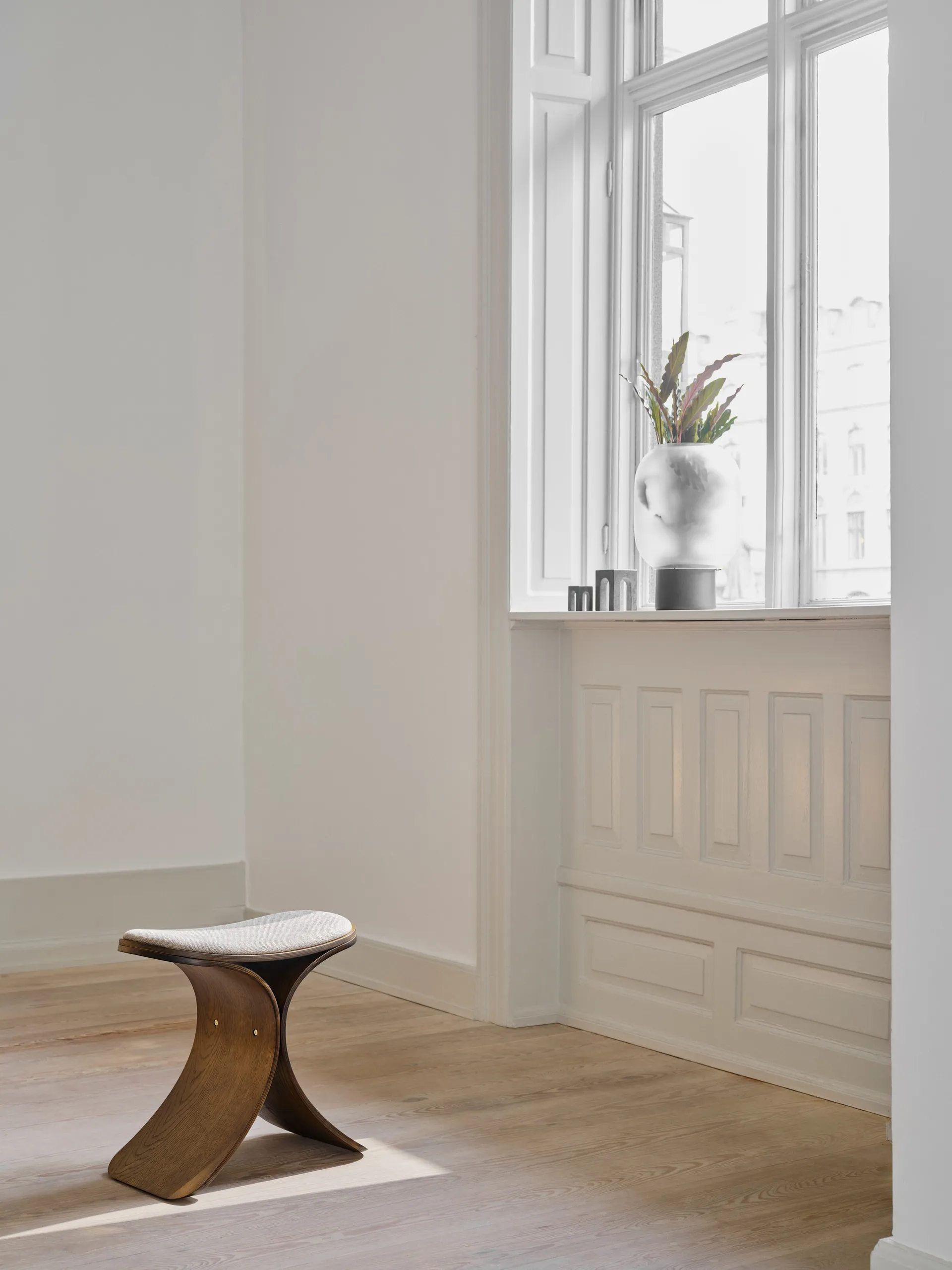 Luno banco 48x28x72 cm, Carvalho escuro–tecido bege escuro Gejst